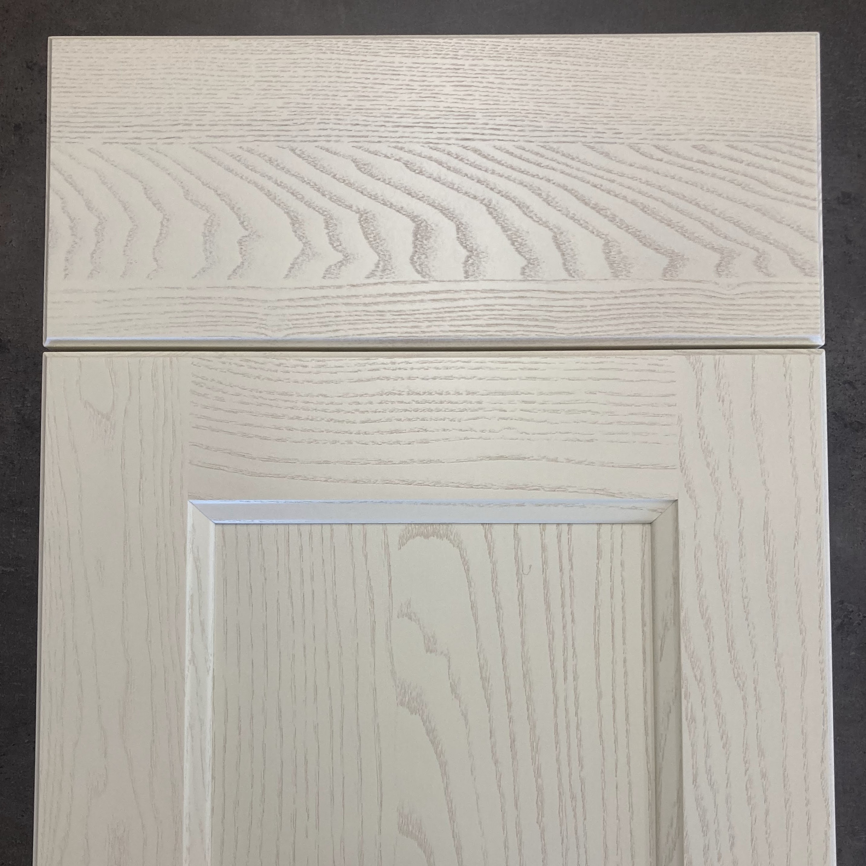 dvířka dřevěná DANA jasan NCS S 0507-Y otevřený pór